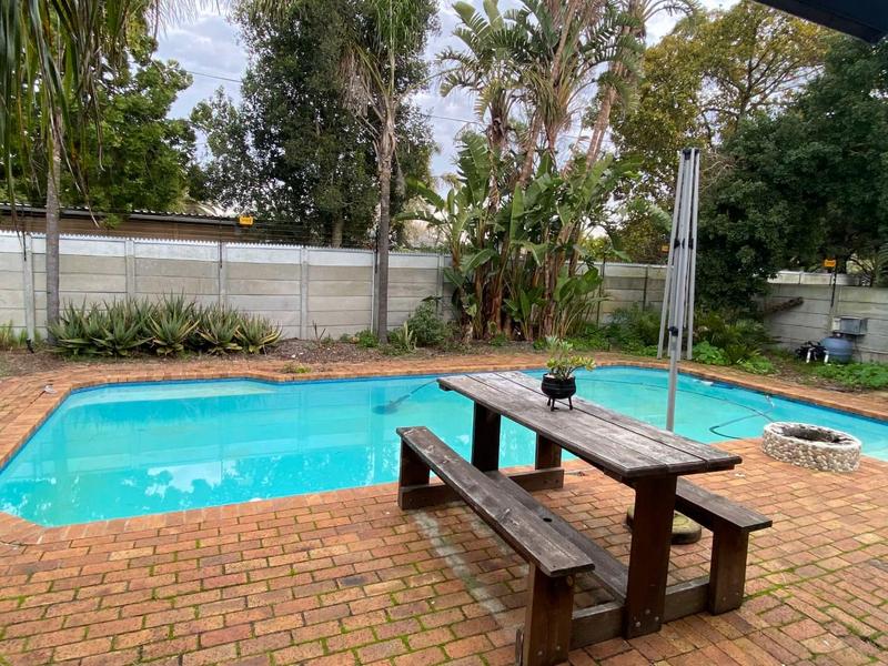 4 Bedroom Property for Sale in Amandelrug Western Cape